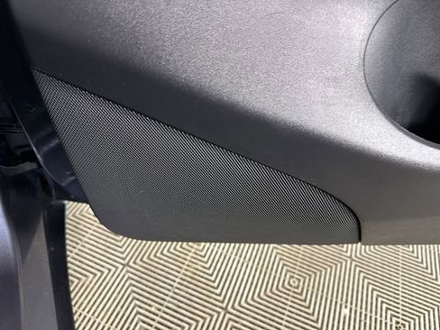 Used 2021 Tesla Model Y Long Range image 28