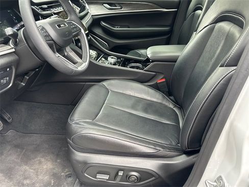 Used 2022 Jeep Grand Cherokee Limited 4xe image 9