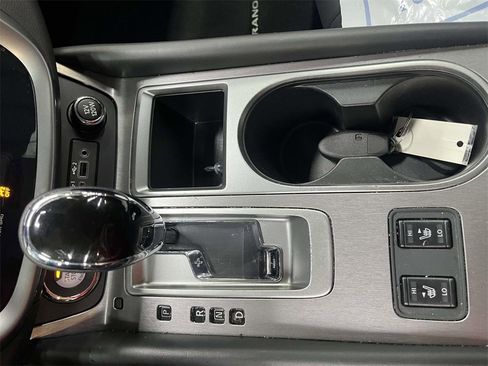 Used 2020 Nissan Murano SV w/ Premium Package image 21