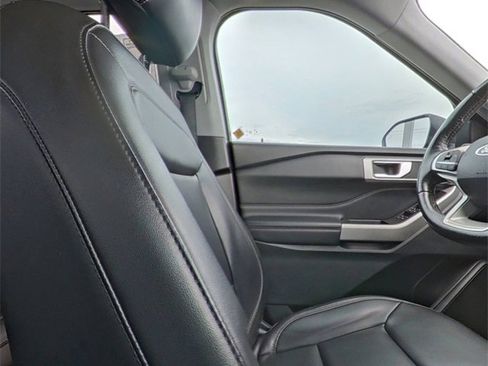 Used 2022 Ford Explorer XLT w/ Equipment Group 202A image 29