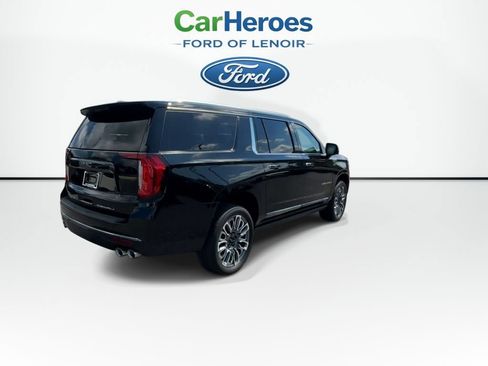 Used 2023 GMC Yukon XL Denali Ultimate AWD/4WD image 8