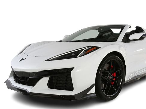 Used 2025 Chevrolet Corvette Z06 RWD image 17