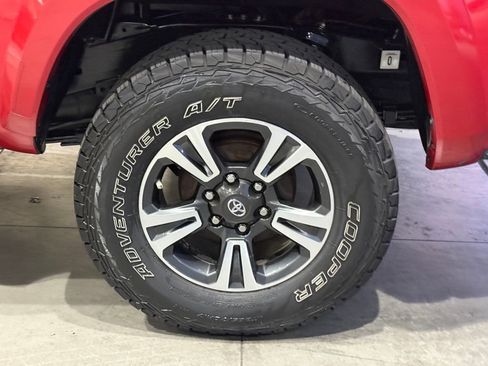 Certified 2017 Toyota Tacoma TRD Sport image 14