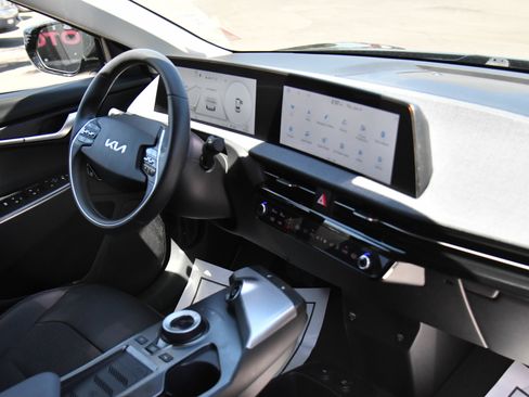 Used 2024 Kia EV6 Light RWD image 47