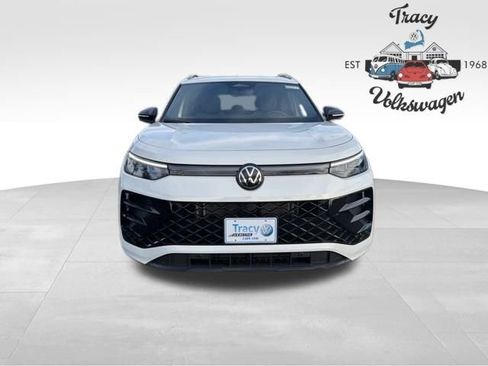 New 2026 Volkswagen Tiguan SE R-Line image 2