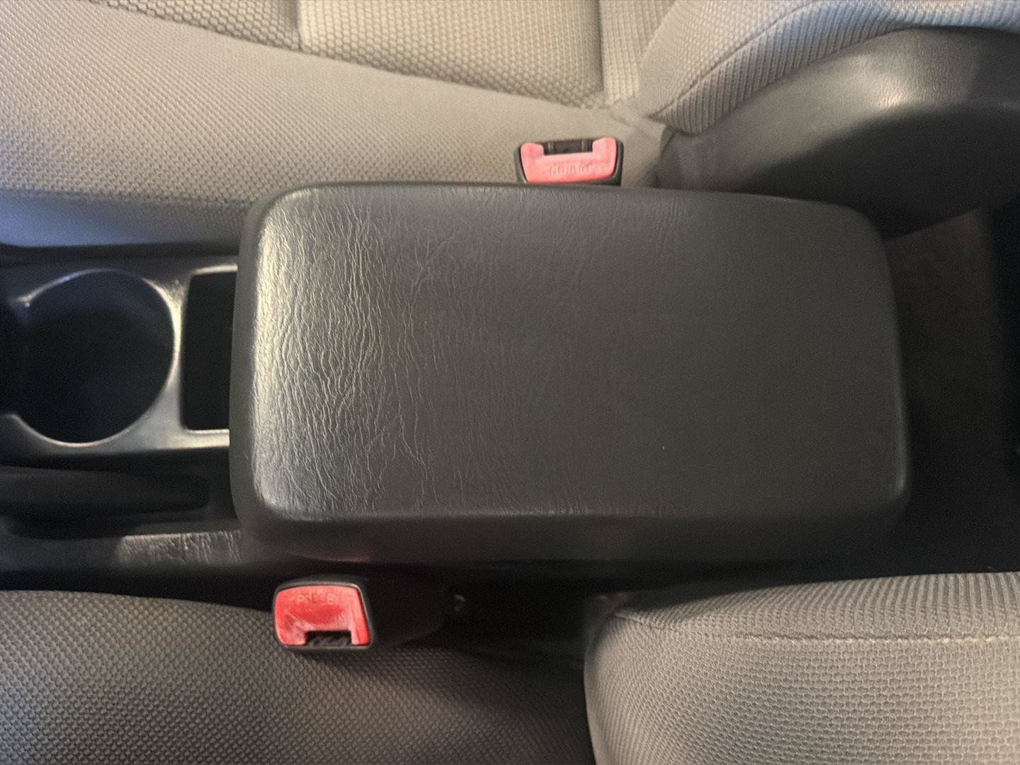 Used 2007 Pontiac Vibe w/ Preferred Package FWD image 18