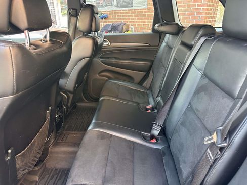 Used 2020 Jeep Grand Cherokee Laredo w/ Quick Order Package 2BN North AWD/4WD image 19