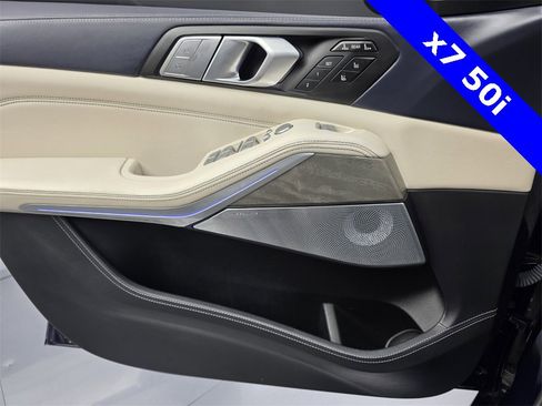 Used 2022 BMW X7 M50i w/ Dynamic Handling Package image 26