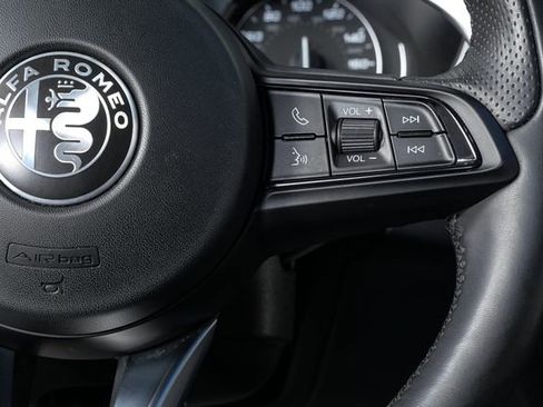 Used 2023 Alfa Romeo Stelvio Veloce image 13