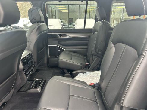 New 2026 Jeep Grand Wagoneer Limited image 33