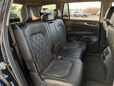 Used 2025 Volkswagen Atlas SEL Premium R-Line image 32