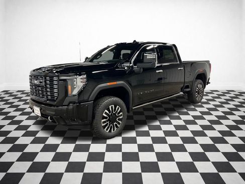 New 2026 GMC Sierra 2500 Denali Ultimate w/ LPO, Black Badging Package AWD/4WD image 4
