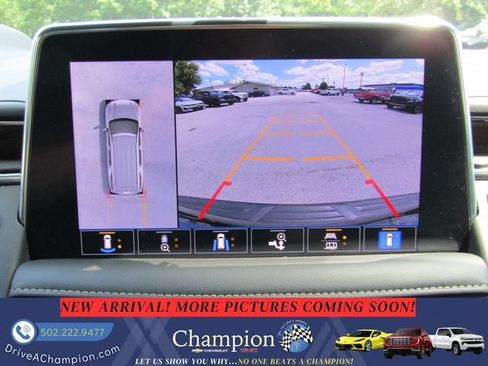 Used 2021 Chevrolet Suburban Premier w/ Premium Package AWD/4WD image 19