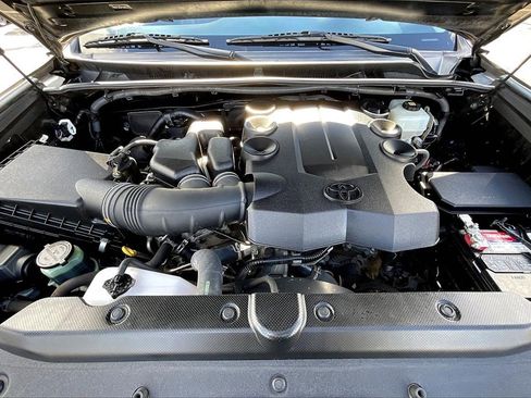 Used 2018 Toyota 4Runner Limited image 9