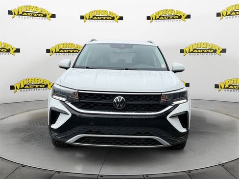 Used 2024 Volkswagen Taos SE image 8