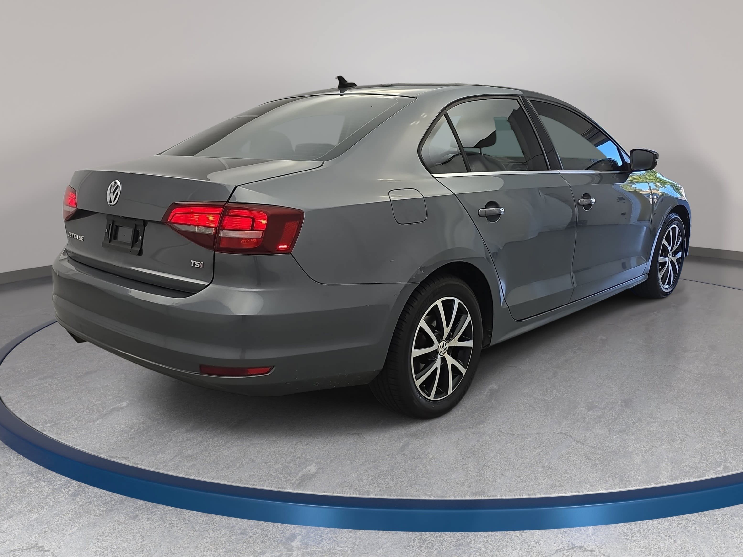 Used 2017 Volkswagen Jetta SE FWD image 5