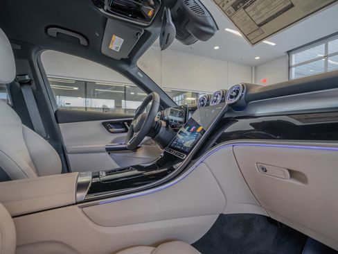 New 2026 Mercedes-Benz GLC 300 GLC 300 image 17