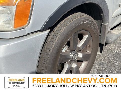 Used 2015 Nissan Titan SV w/ SV Value Truck Package image 9