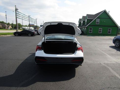 Used 2024 Hyundai Elantra SEL w/ Convenience Package FWD image 7