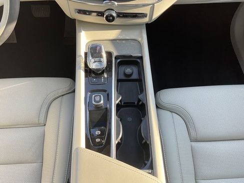 Used 2023 Volvo XC60 B5 Ultimate w/ Climate Package image 29