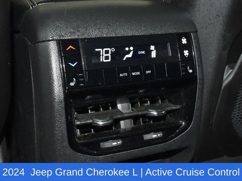 Used 2024 Jeep Grand Cherokee L Limited w/ Luxury Tech Group II AWD/4WD image 28