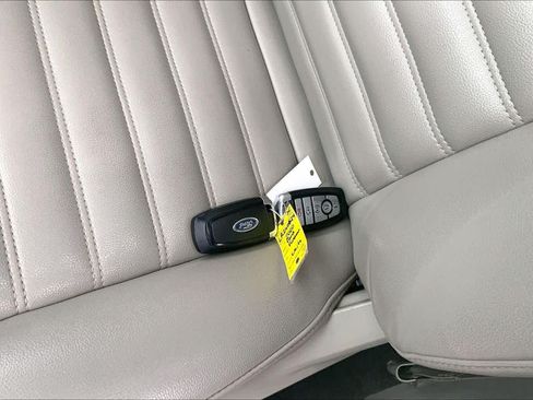 Used 2020 Ford Fusion SEL FWD image 15