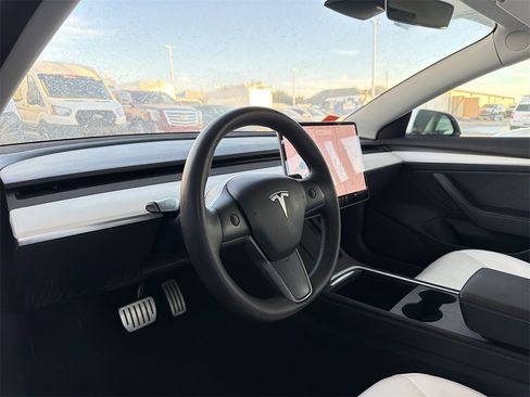 Used 2021 Tesla Model 3 Performance image 7