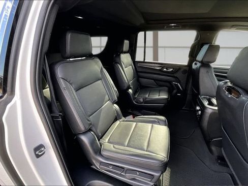 Used 2023 GMC Yukon XL Denali w/ Advanced Technology Package AWD/4WD image 26