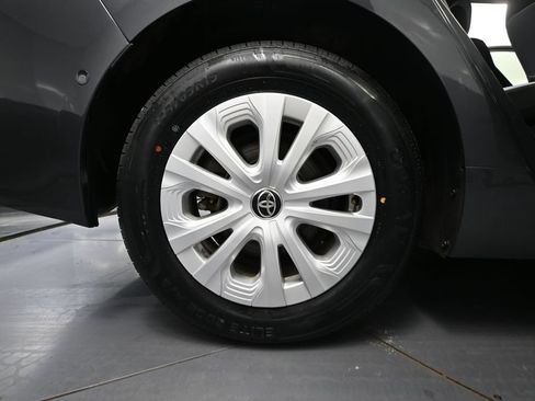 Used 2022 Toyota Prius LE FWD image 14