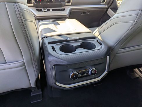 Certified 2025 Ford Expedition Active image 29