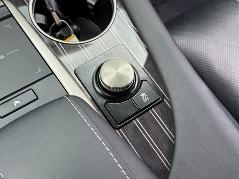 Used 2021 Lexus RX 350L Luxury w/ Accessory Package image 32