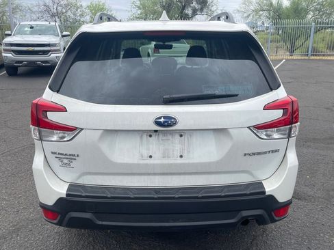 Used 2023 Subaru Forester Premium image 11