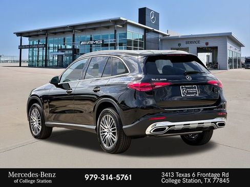 Certified 2025 Mercedes-Benz GLC 300 image 8