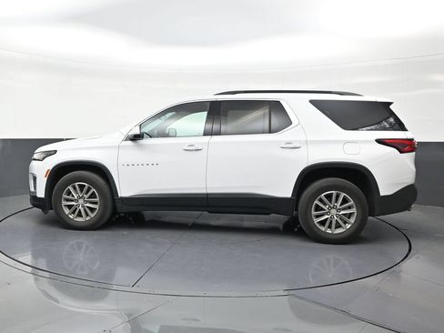 Used 2023 Chevrolet Traverse LT FWD image 2