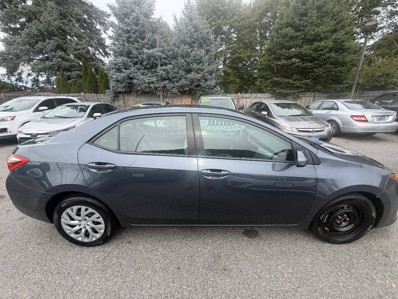 Used 2018 Toyota Corolla LE FWD image 7