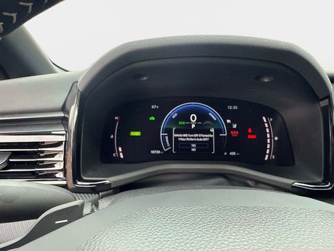 Used 2025 Toyota Camry SE image 27