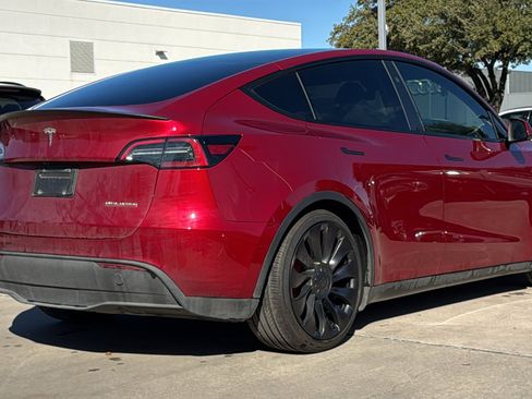 Used 2024 Tesla Model Y Performance image 7