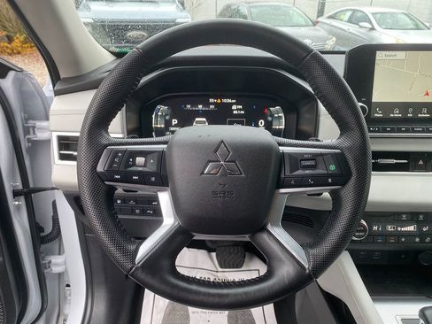 Used 2023 Mitsubishi Outlander SEL image 15