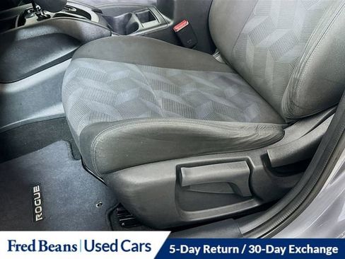 Used 2016 Nissan Rogue S image 19