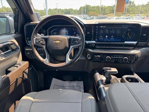 Used 2024 Chevrolet Silverado 1500 LTZ AWD/4WD image 13