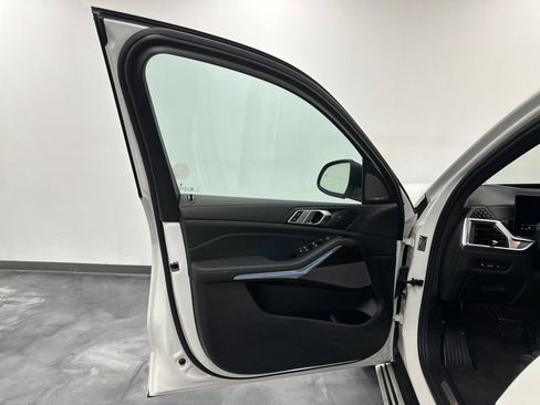 Used 2026 BMW X5 xDrive40i AWD/4WD image 13