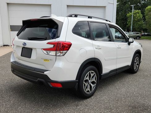 Used 2023 Subaru Forester Premium AWD/4WD image 6