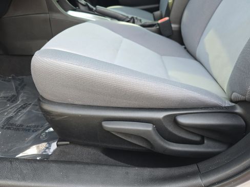 Used 2018 Toyota Corolla L image 29