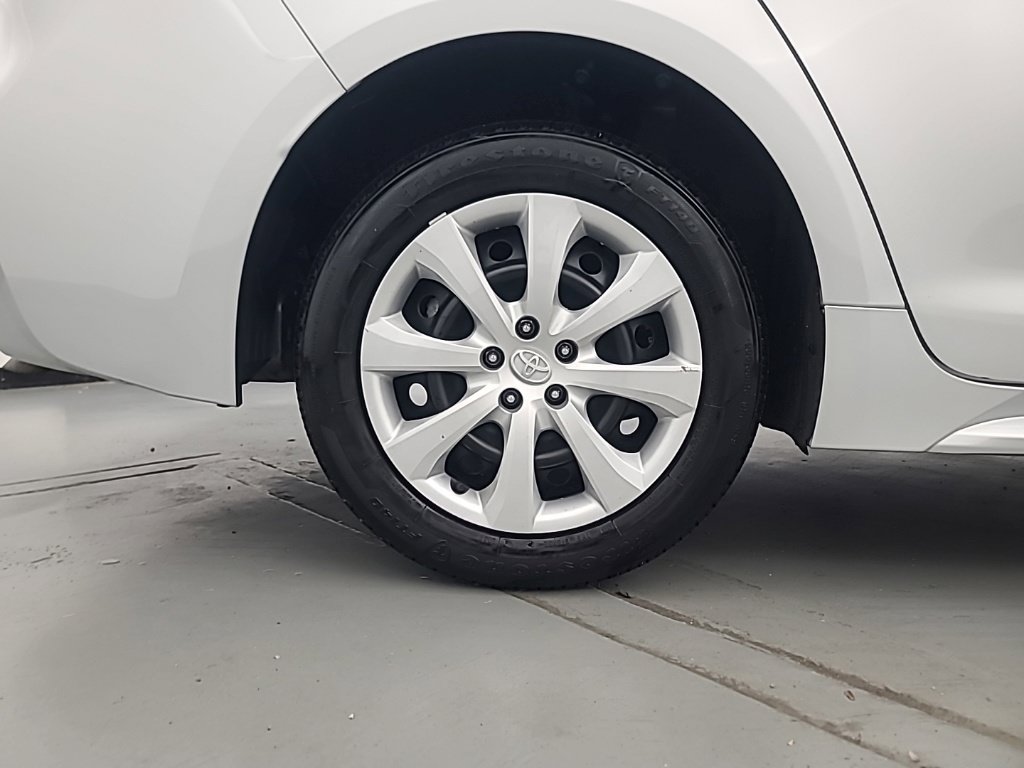 Used 2025 Toyota Corolla LE FWD image 11