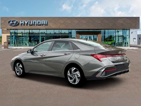 New 2026 Hyundai Elantra Limited image 4