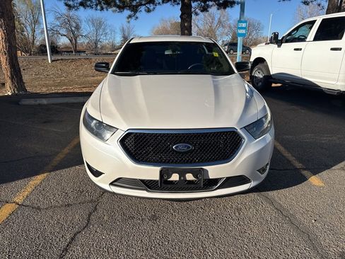 Used 2015 Ford Taurus SHO image 4