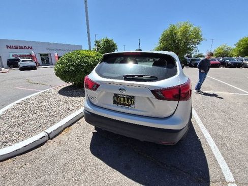 Used 2018 Nissan Rogue Sport S w/ S Appearance Package FWD image 24