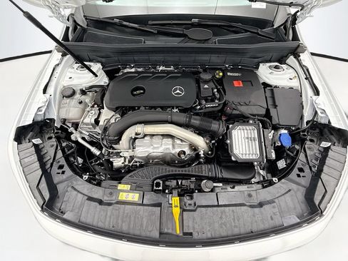 Used 2026 Mercedes-Benz GLB 250 4MATIC image 27
