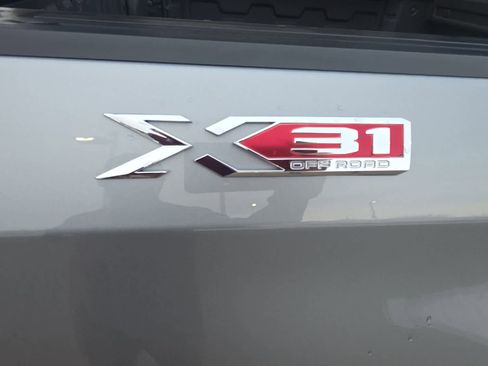 Used 2023 GMC Sierra 1500 SLT w/ SLT Convenience Package image 9