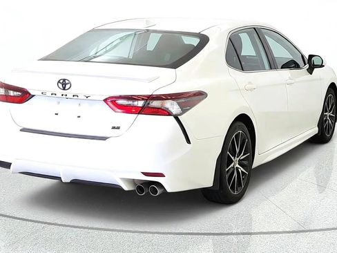 Used 2023 Toyota Camry SE FWD image 8